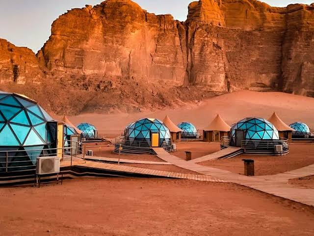 Understanding Local Customs in Jordan: A Guide to Respectful Travel