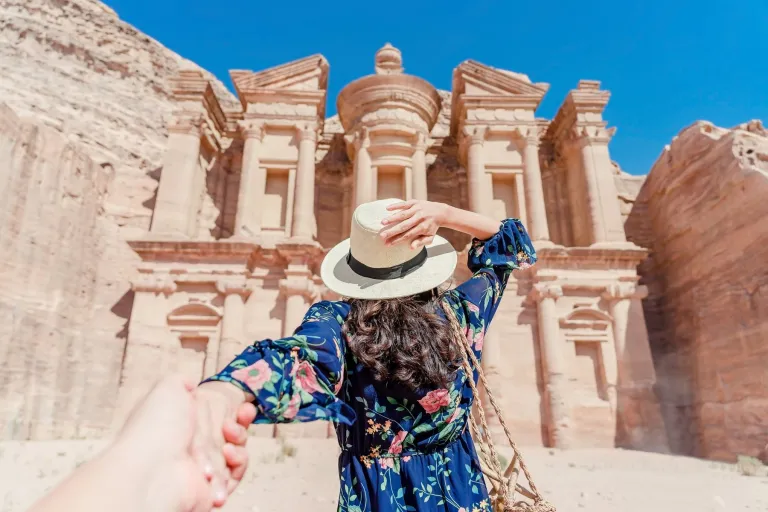 What to Wear in Jordan: A Practical Packing Guide