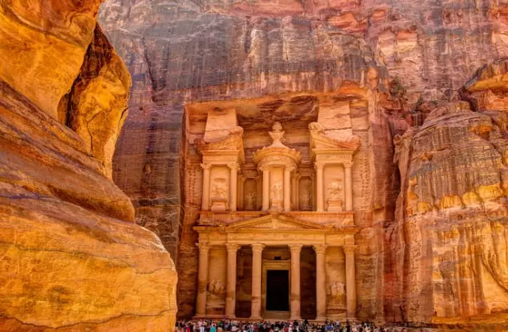 A two-day tour of Petra and Wadi Rum and its most important tourist activities